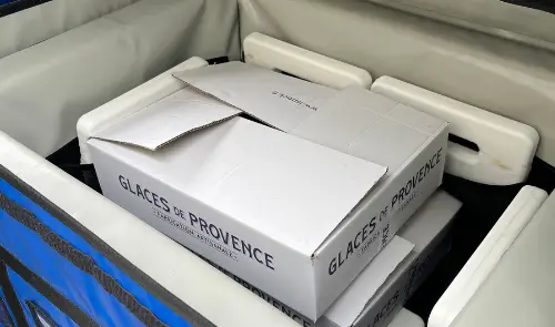 Livraison de produits frais à Montélimar – glacières isothermes professionnelles Éco-KM pour transport traiteur et colis réfrigérés